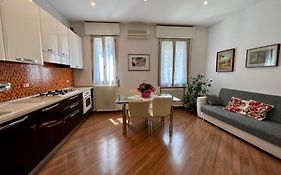 Charming Apartment Near Saragozza Bologna